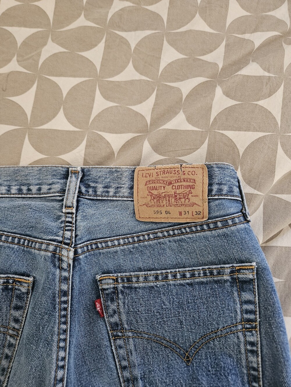 Vintage Levis Jeans 595 04 W31L32